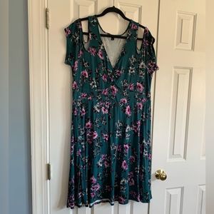 Torrid green & purple cold shoulder vneck dress A000